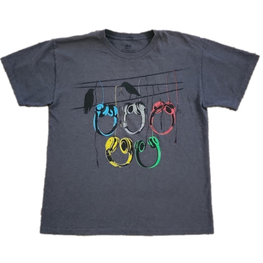 3/$20,CHILL Gray Headphones & Crows T-shirt